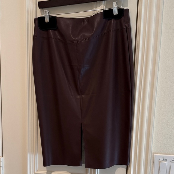 Express Burgundy Leather Skirt - Picture 4 of 4